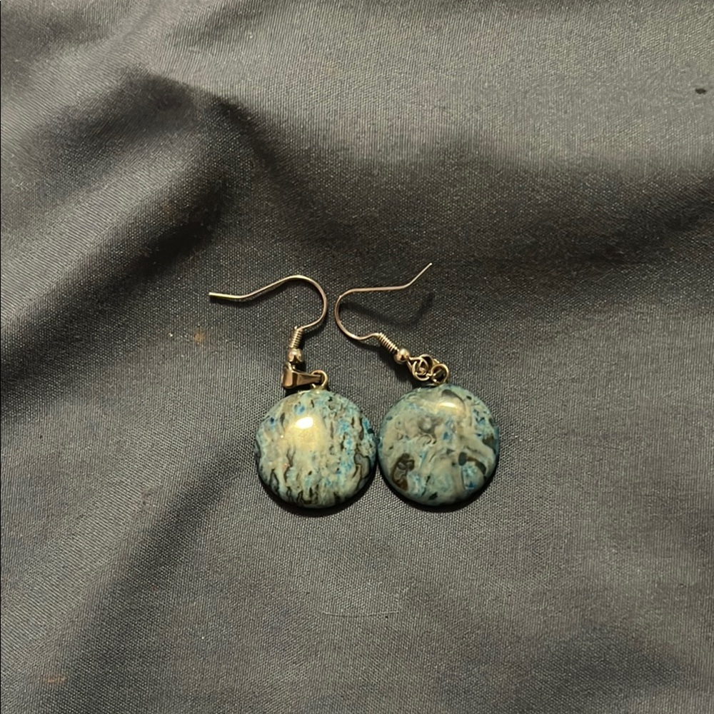 Elegant Blue and Gold Dangle Earrings